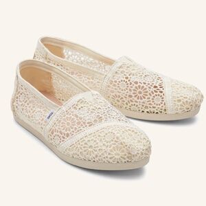 TOMS Women's slip-on shoes